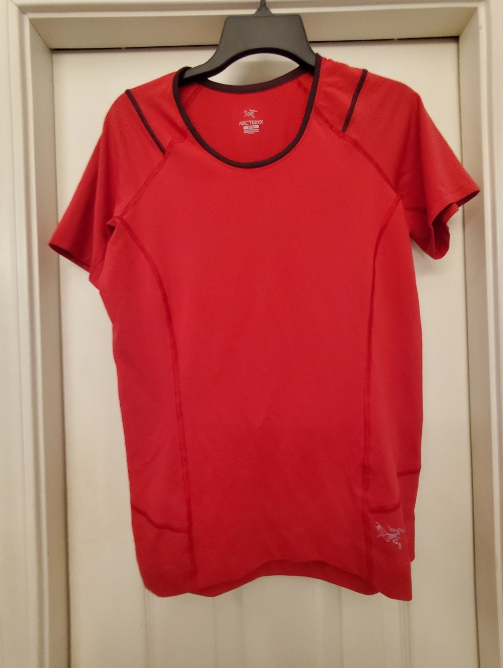 Arc'teryx Red Short-Sleeve Top with Black Trim Size M